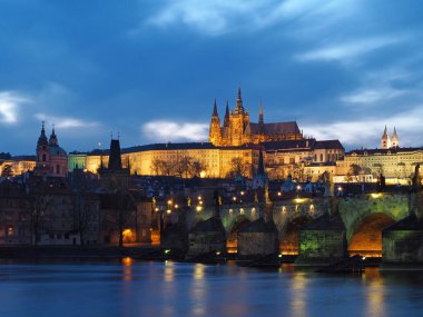 Geceleri Prag 'da, der Nacht' ta Prag