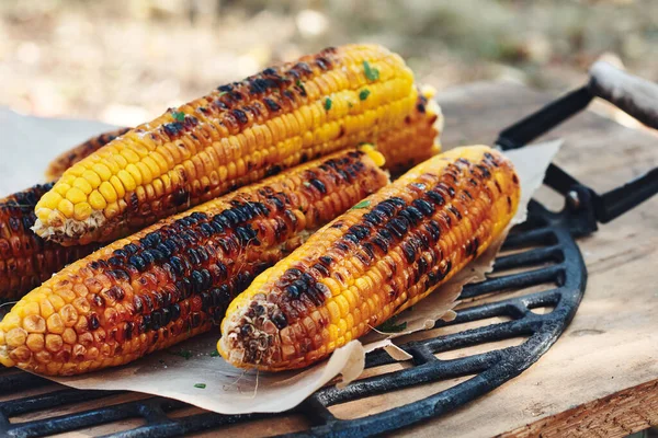 Maíz Parrilla Mazorca Con Verduras — Foto de Stock