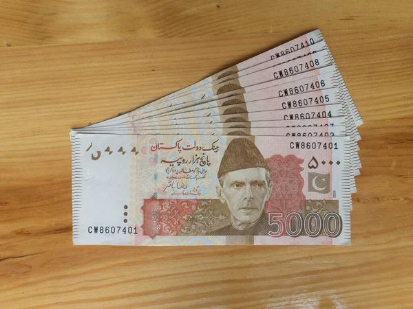 Пакистанські Банкноти Номіналом 5000 Рупій Нової Банкноти — стокове фото