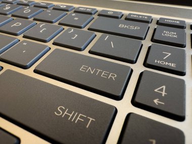 Bilgisayar Klavyesini Giriş ve Kaydırma Anahtarları Teknolojisi Arkaplanı ile Kapat