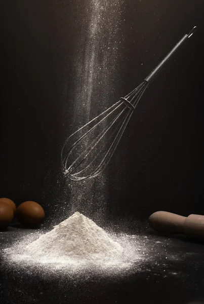Falling Flour Whisk Low Light Photography Baking Ingredients — Stock Photo, Image