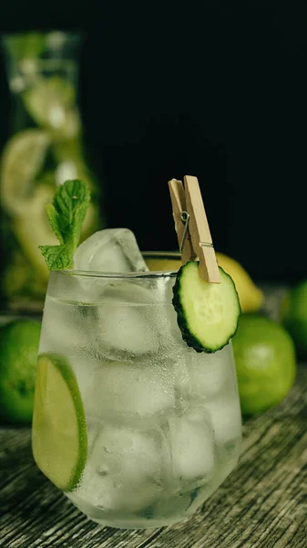 Close Long Drink Tonic Gin Lime Cucumber Juice Fresh Mint — Stock Photo, Image