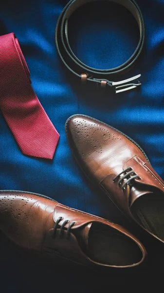 Erkek Damat Aksesuarları Seti Moda Tarzı Kahverengi Deri Ayakkabılar Kemer — Stok fotoğraf