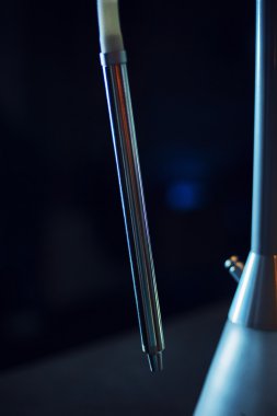 Fahişeler sigara içer.