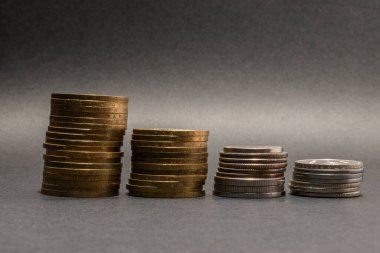 Bir yığın altın para.