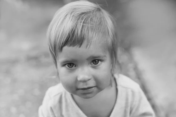 Retrato Bebê Com Olhos Grandes Rosto Criança Pequena — Fotografia de Stock