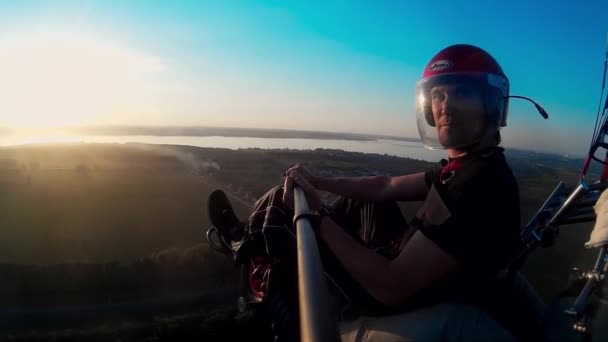 2021 Moscú Parapente Con Vuelo Colorido Del Dosel Compañía Paraavis — Vídeo de stock