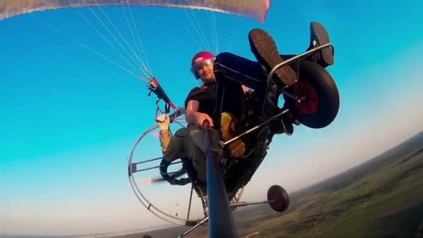 2021 Moscú Parapente Con Vuelo Colorido Del Dosel Compañía Paraavis — Vídeo de stock