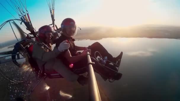 2021 Moscú Parapente Con Vuelo Colorido Del Dosel Compañía Paraavis — Vídeo de stock