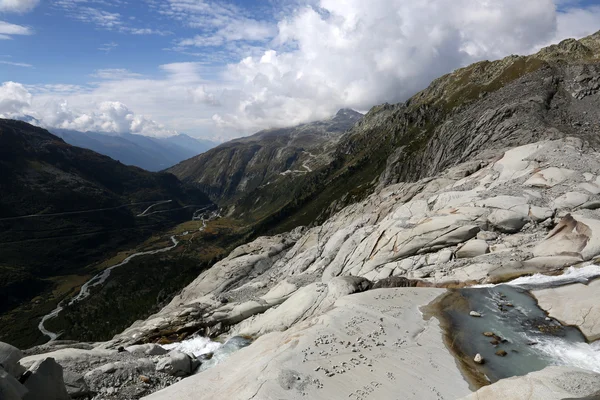 Valle en los alpes suizos — Foto de Stock