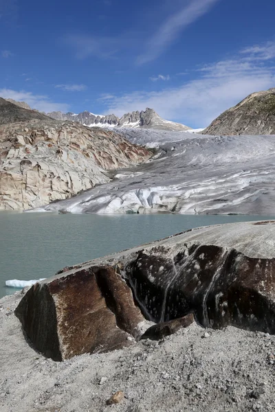 Alps with Glacier and glacier lake — Stock Photo, Image