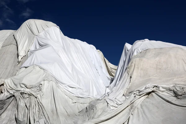 Rhone ledovce ve Švýcarsku s fleece proti tavení — Stock fotografie