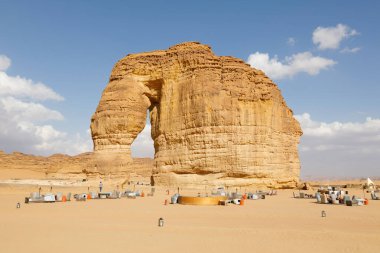 Al Ula, Suudi Arabistan, 19 Şubat 2020: Tantora kış festivalinin Suudi Arabistan 'ın El Ula kentinde gerçekleştiği fil kayası