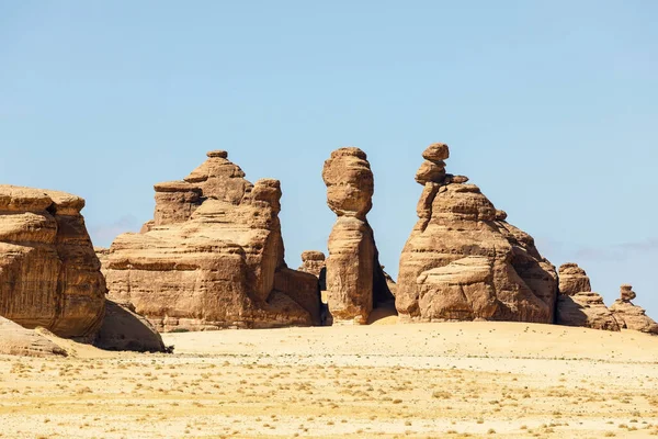 Paisaje Típico Con Montañas Erosionadas Oasis Del Desierto Ula Arabia — Foto de Stock