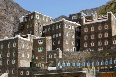 Rijal Almaa, Suudi Arabistan 'ın Asir Bölgesi' nde yer alan bir miras köyüdür. Abha 'dan 45 km uzakta..