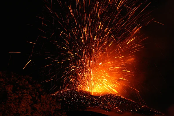 Kitörés a vulkán Mt. Etna — Stock Fotó