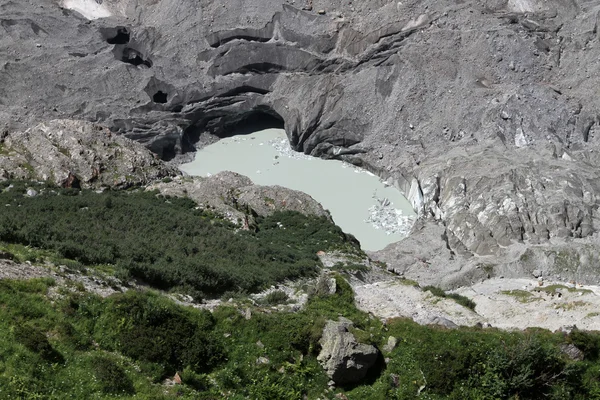 Gletschersee in den Schweizer Alpen — Stockfoto