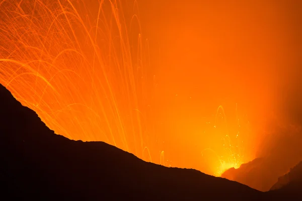 Erupción del volcán Yasur — Foto de Stock