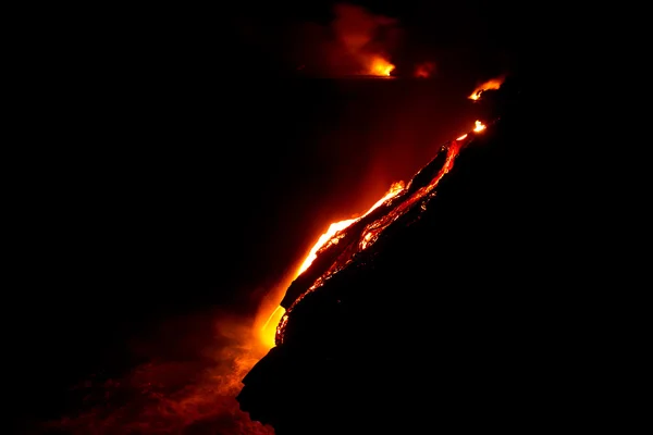 Lavastrom in der Nacht — Stockfoto