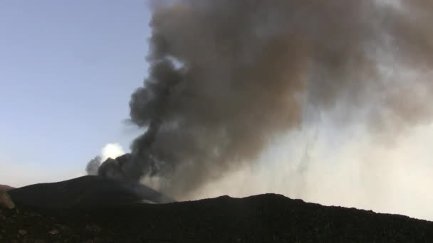 Vulkaanuitbarsting van de Etna — Stockvideo