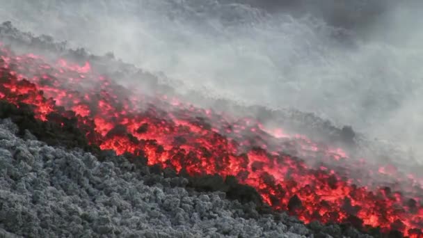 Volcán Etna flujo de lava — Vídeo de stock