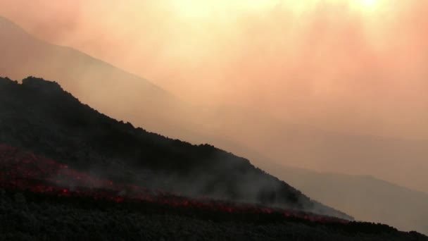 Vulkanen Etna lavaflödet — Stockvideo