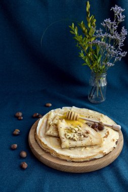 Ev yapımı krep yığını. 