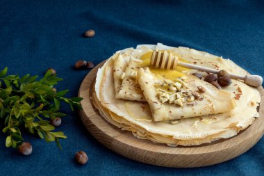 Ev yapımı krep yığını. 