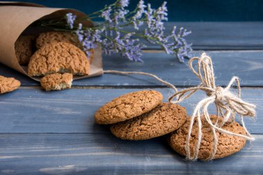 Yulaf ezmeli kurabiye yığını