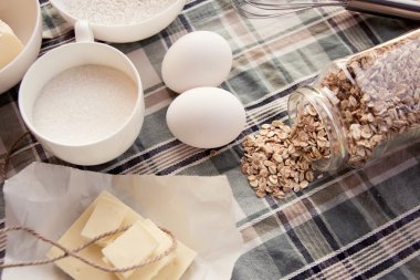 Yulaf ezmeli kurabiye yapmak için malzemeler