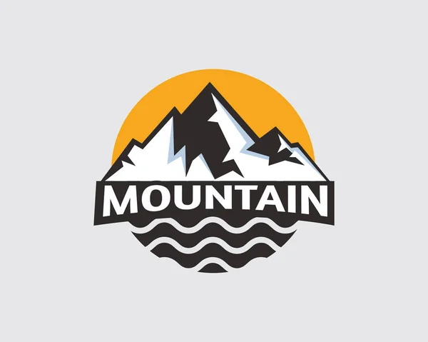 Montaña Vector Camiseta Ropa Diseño Tipografía Impresión Logotipo Póster Muestras — Vector de stock