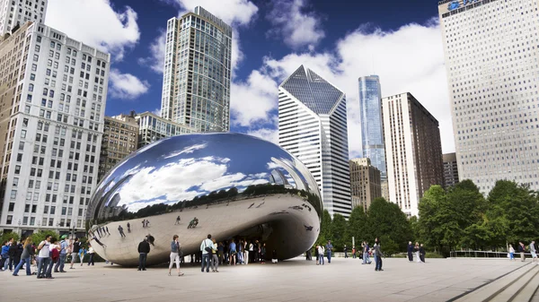 CHICAGO, ILLINOIS - SEPTEMBRIE 6, 2012: Cloud Gate (The Bean ) — Fotografie, imagine de stoc