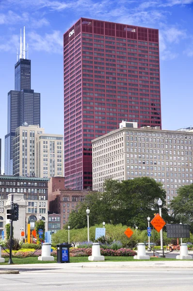 Cna Plaza och Willis Tower — Stockfoto