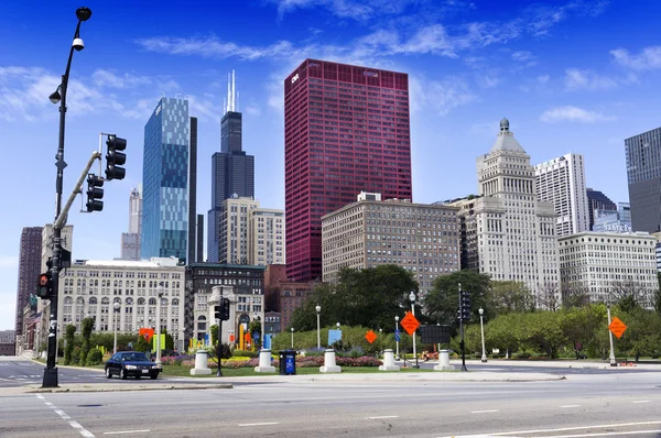 View of CNA Plaza and Willis Tower — Stock Photo, Image