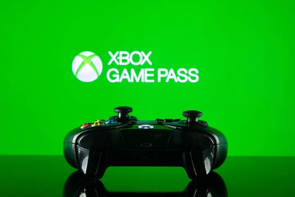 Manette Xbox Avec Logo Xbox Game Pass Écran Télévision Nov — Photo