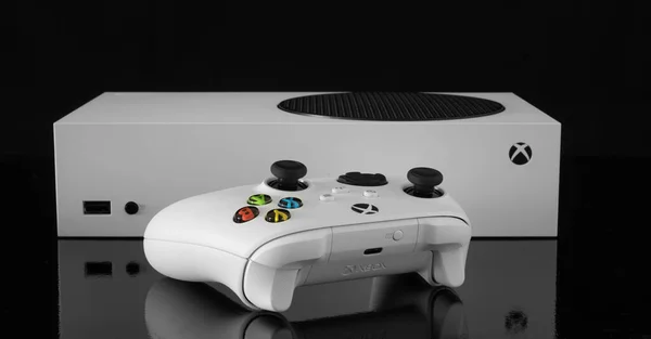 带有控制器的Xbox系列S 2020年12月6日 巴西圣保罗 — 图库照片