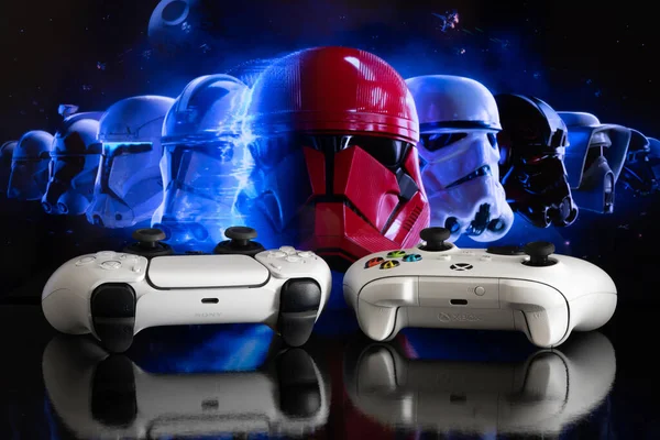 Juegos Star Wars Pantalla Con Ps5 Mando Xbox Ene 2021 Imagen De Stock