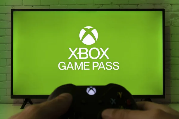 Xbox Game Pass Sur Écran Télévision Avec Manette Xbox Entre — Photo