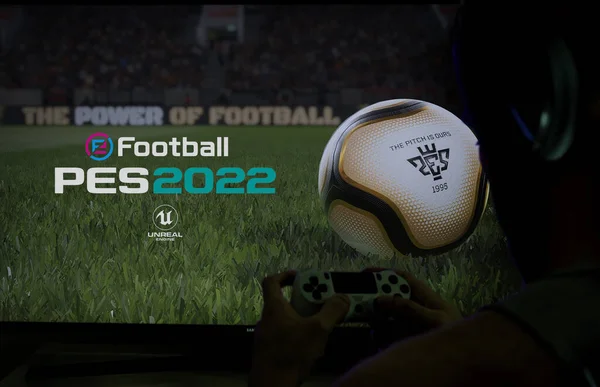 Hombre Jugando Fútbol Pes 2022 Televisión Jun 2021 Sao Paulo —  Fotos de Stock