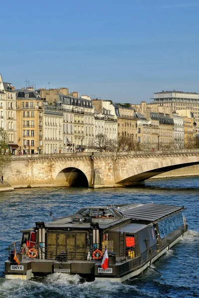 Cityscape Bridge Boat River Siene Paris France — Fotografia de Stock