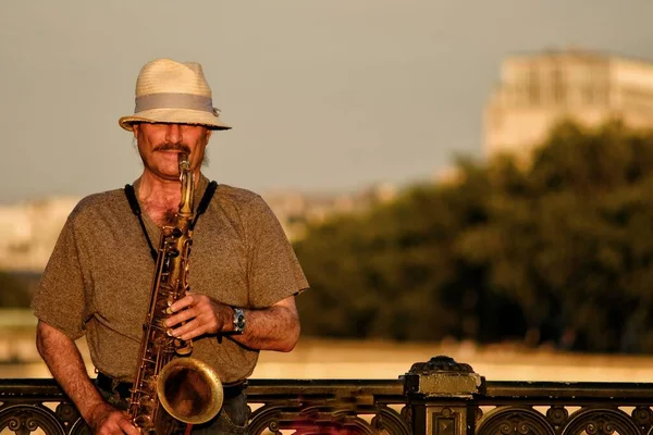 Paris France June 2018 Professional Tenor Saxophone Player Performs Bridge — Stockfoto