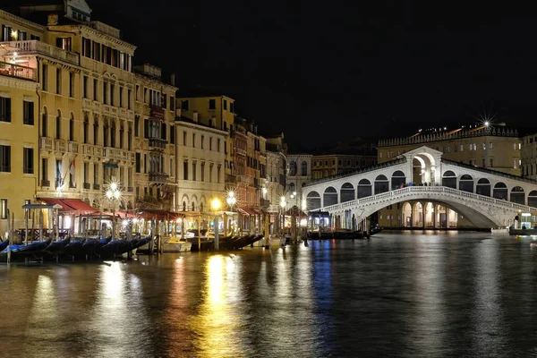 Venice Italy April 2019 Beautiful Rialto Bridge Venice Night — Foto de Stock