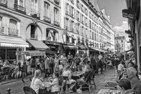 Paris France May 2014 Tourists Parisians Enjoy Beautiful Day While — стоковое фото