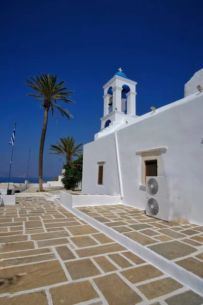 Beautiful Whitewashed Orthodox Church Ios Greece — Stockfoto
