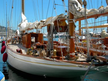 Güzel, Fransa - 19 Mayıs 2005: Fransa 'da güzel bir yelkenlinin kapanışı