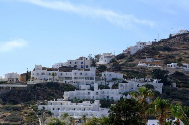 Yunanistan 'da beyazlatılmış güzel otellerin manzarası