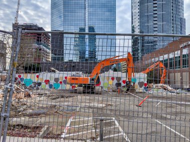 Bellevue, WA / USA - Aralık 2019: Bellevue Ulaşım Merkezi yakınlarındaki 555 108. Cadde NE 'deki Turner İnşaat Projesi.