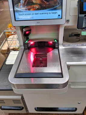 Kirkland, WA / USA - Kasım 2019: QFC 'deki bir bakkalda kişisel kasanın görüntüsü.