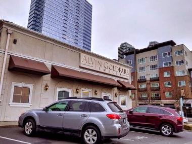 Bellevue, WA / USA - Aralık 2019: Bellevue Yolu üzerindeki bir Alvin Goldfarb kuyumcusunun dış görünüşü.