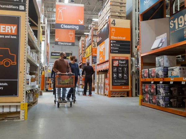 Bothell Eua Por Volta Abril 2021 Homem Mulher Comprando Perto — Fotografia de Stock